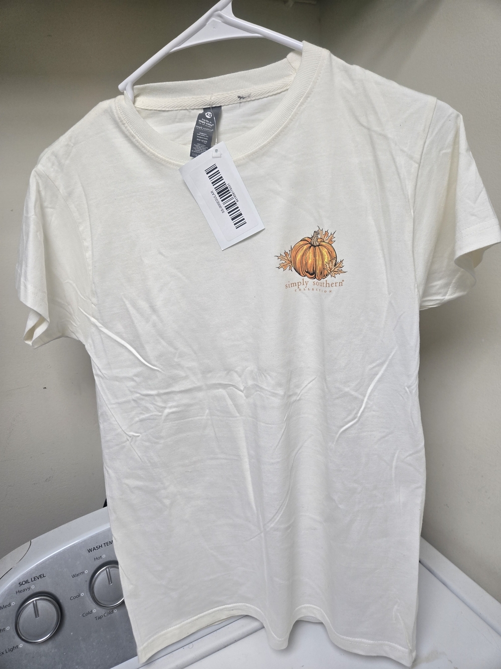Simply Southern Women's Cream Pumpkin Graphic Tee